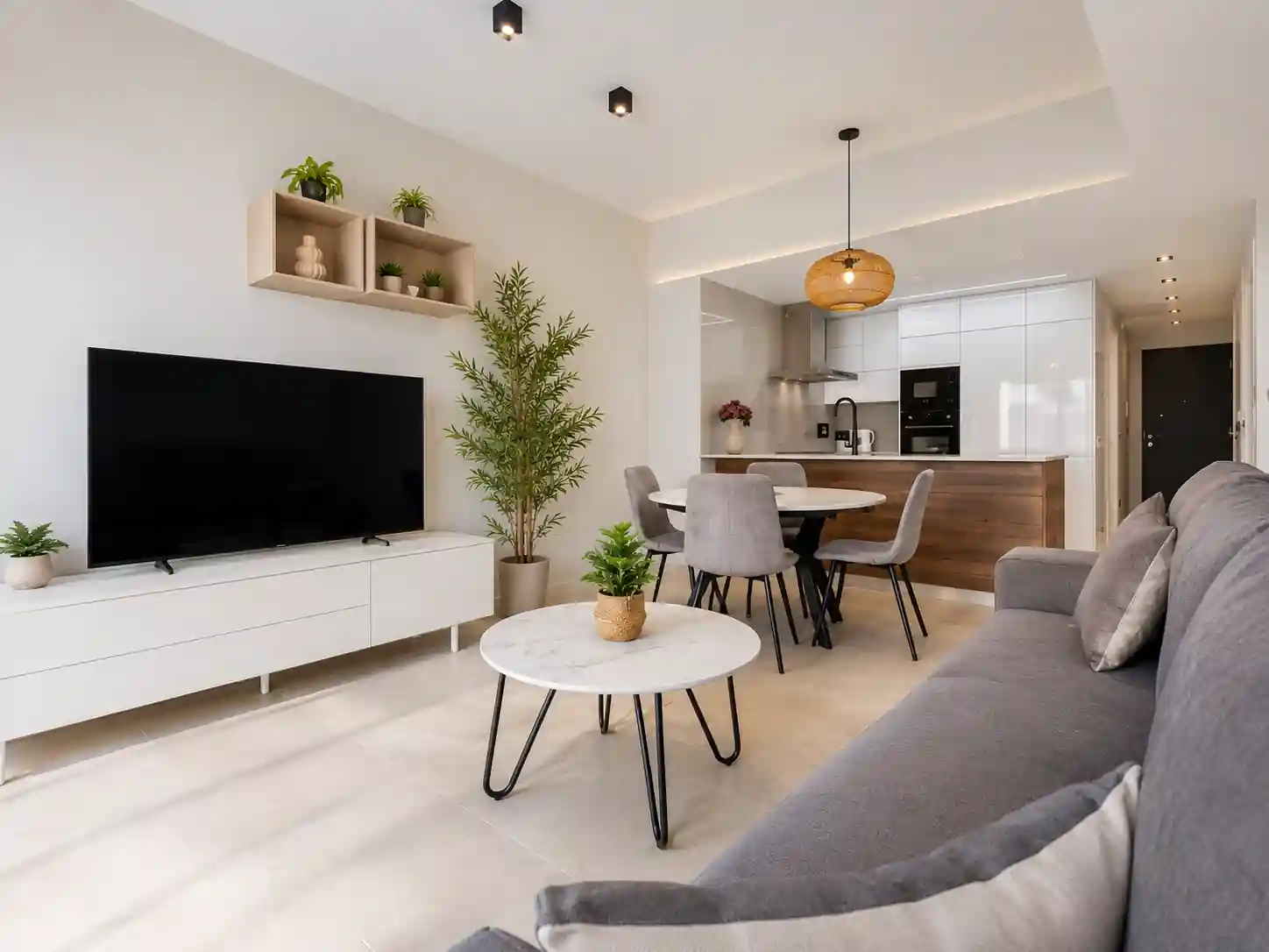 Ide Desain Interior Rumah Kecil Yang Sebenarnya Berfungsi di Apartemen Mumbai